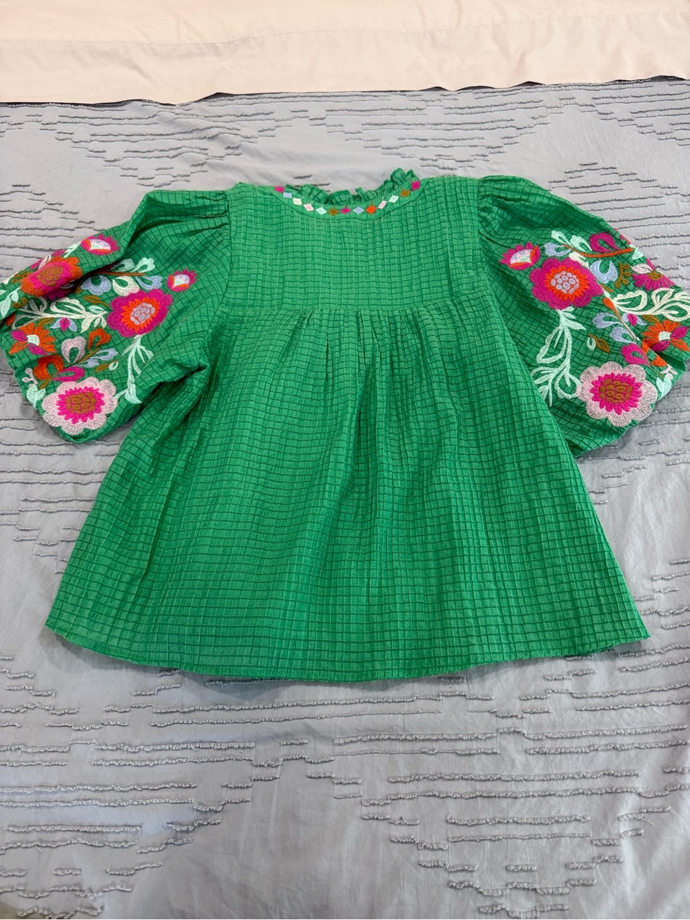 THML Green Puff Sleeve Top - Picture 4 of 8